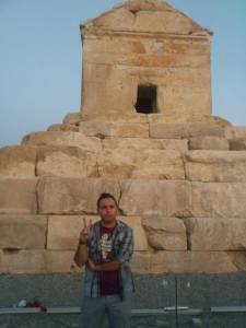 10338984_955927324424155_633442627_n